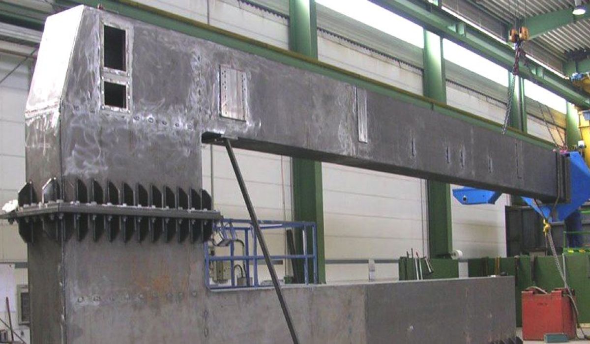 Another different project: cantilever for the paper industry